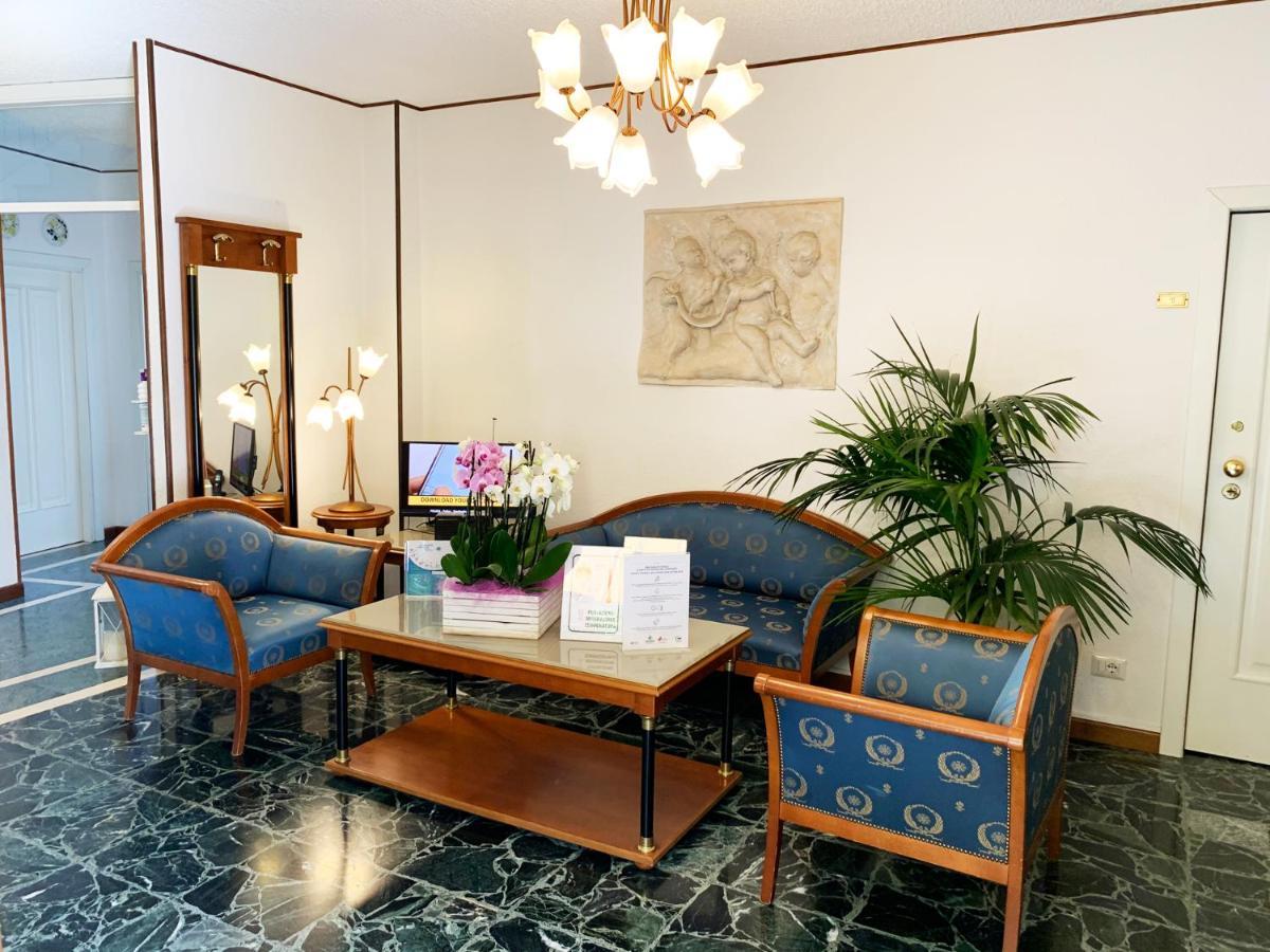 Hotel Villa Margherita 리몬네술가르다 외부 사진