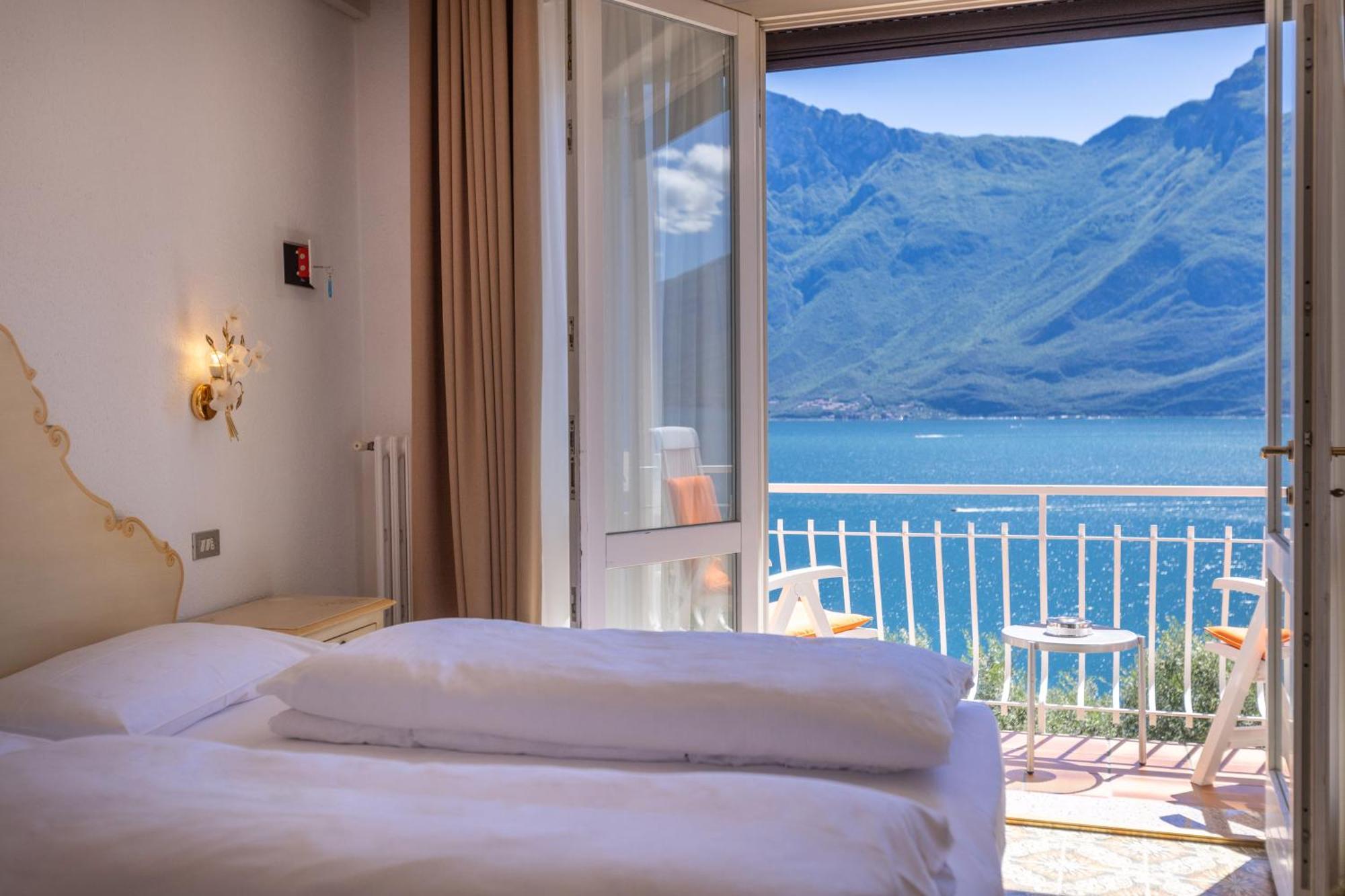 Hotel Villa Margherita 리몬네술가르다 외부 사진