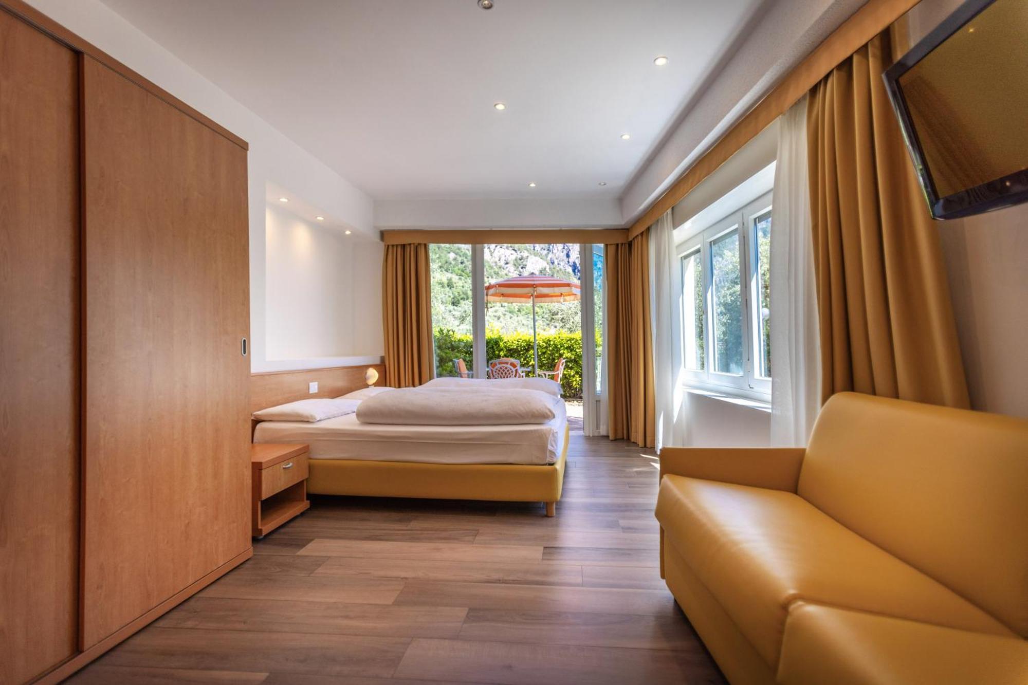 Hotel Villa Margherita 리몬네술가르다 외부 사진