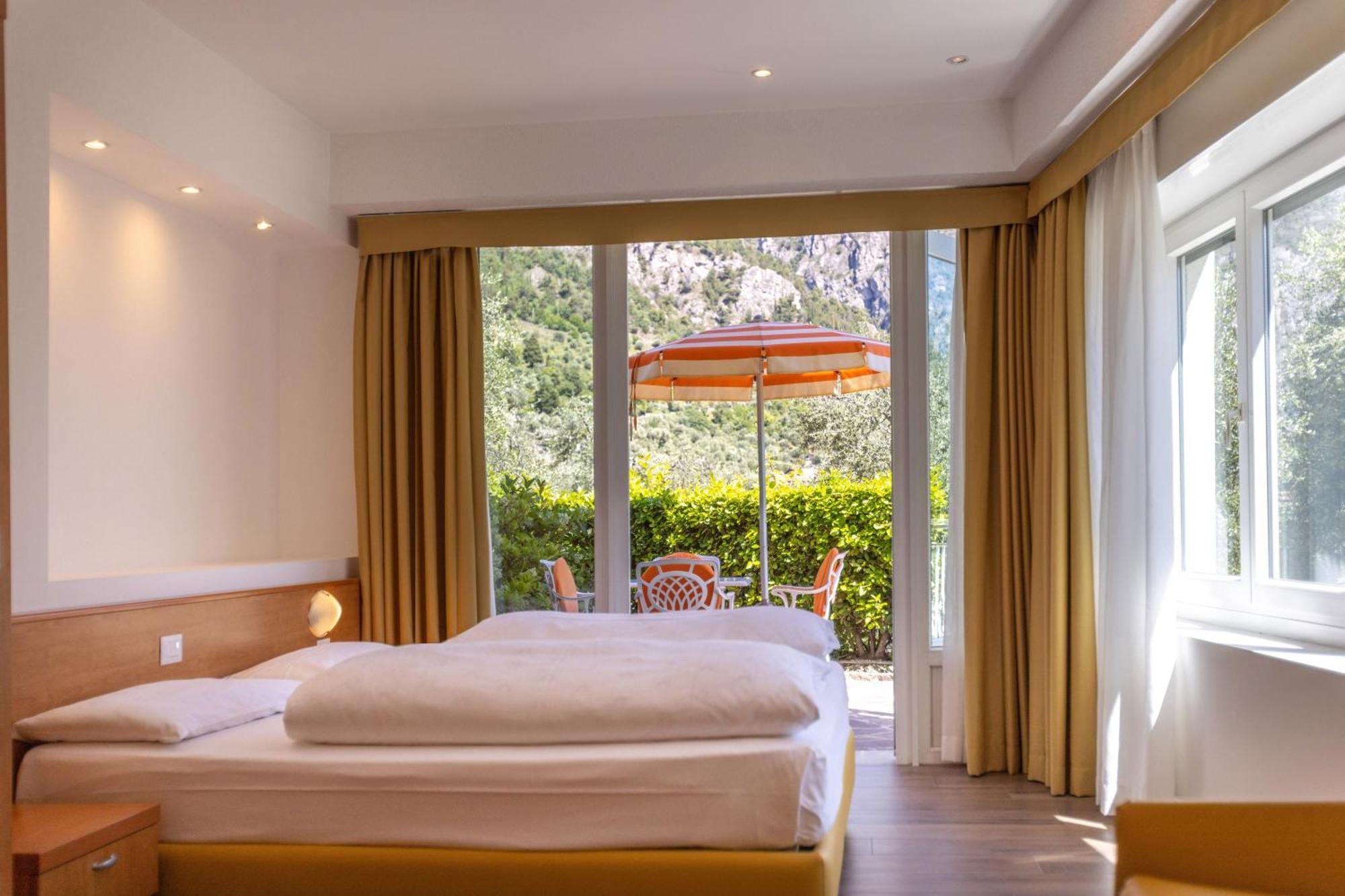 Hotel Villa Margherita 리몬네술가르다 외부 사진