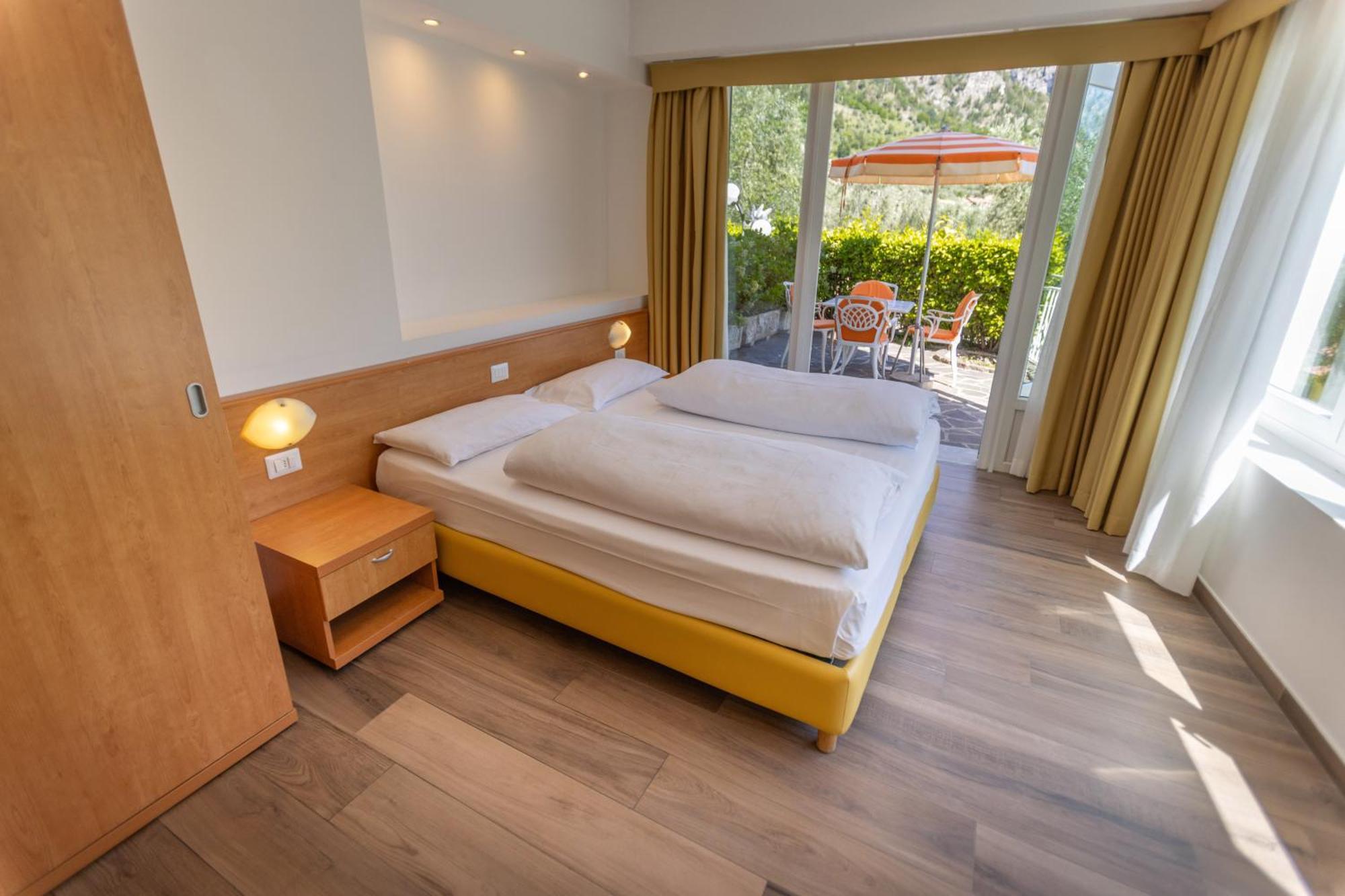 Hotel Villa Margherita 리몬네술가르다 외부 사진