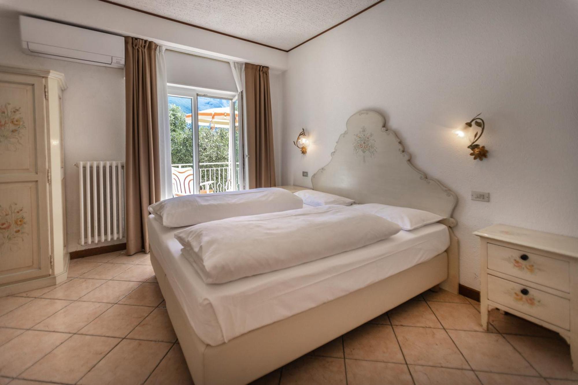 Hotel Villa Margherita 리몬네술가르다 외부 사진