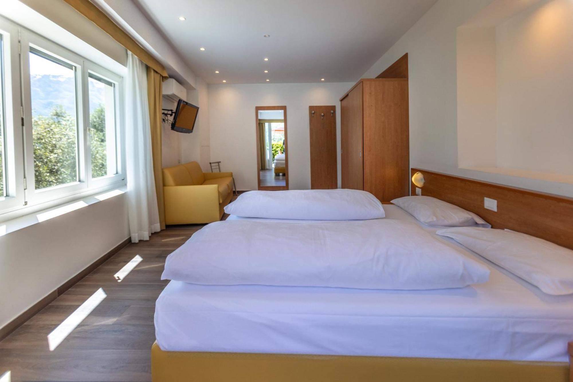 Hotel Villa Margherita 리몬네술가르다 외부 사진
