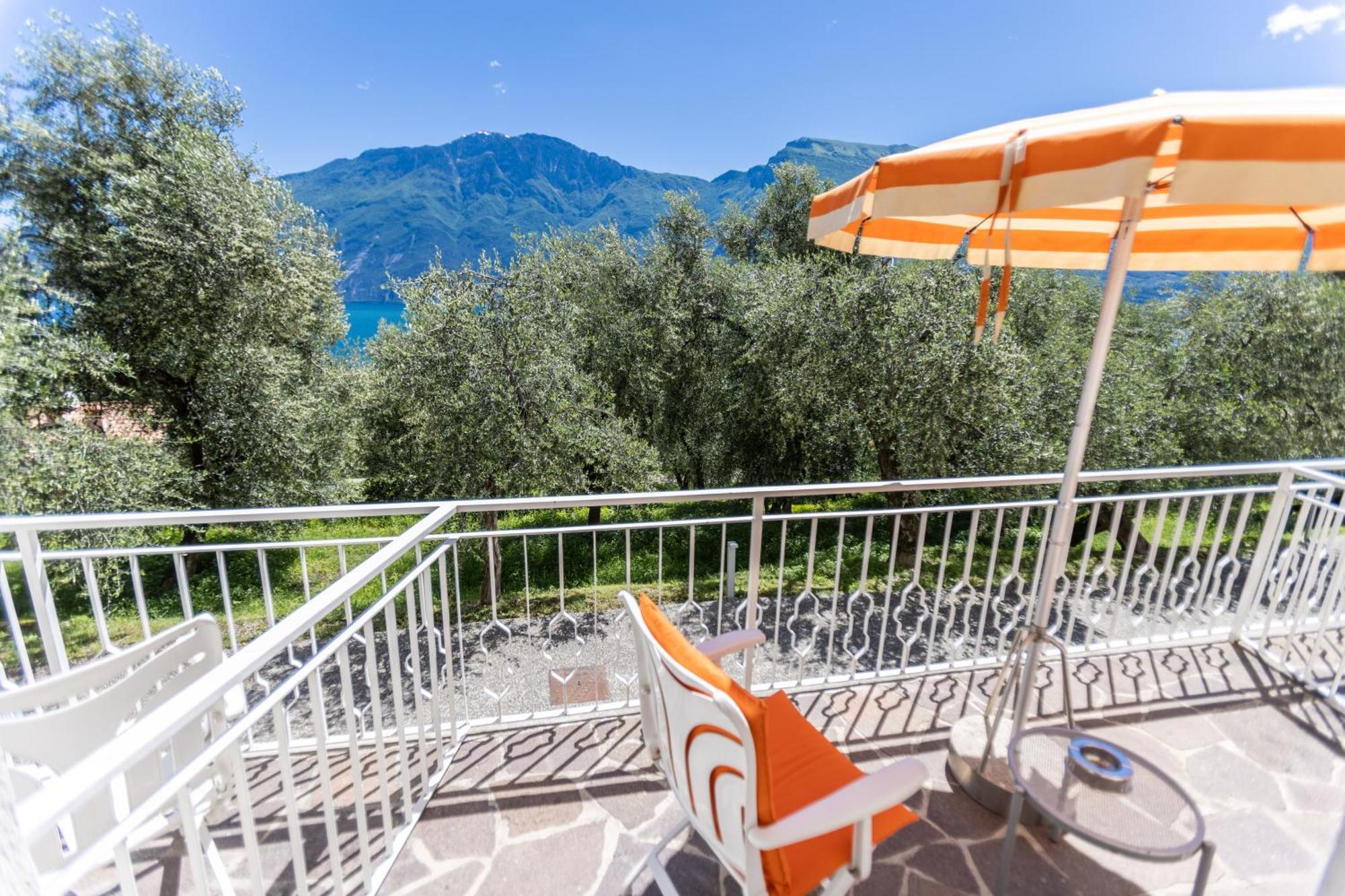 Hotel Villa Margherita 리몬네술가르다 외부 사진