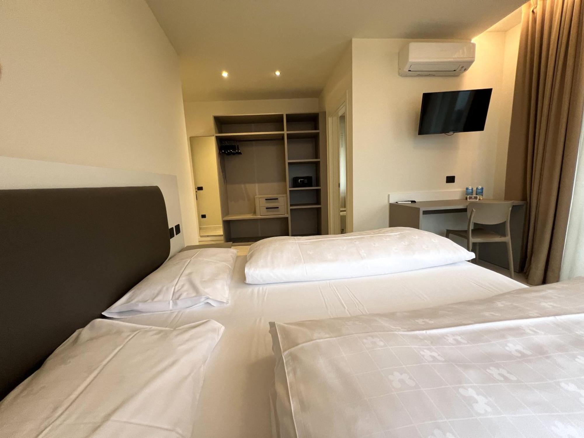 Hotel Villa Margherita 리몬네술가르다 외부 사진