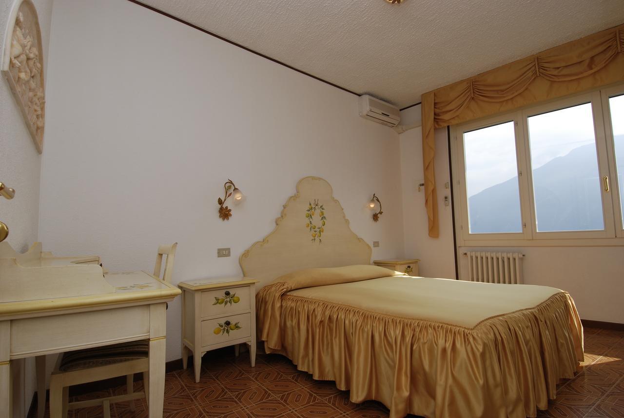 Hotel Villa Margherita 리몬네술가르다 외부 사진